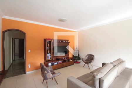 Sala de casa para alugar com 3 quartos, 240m² em Etelvina Carneiro, Belo Horizonte