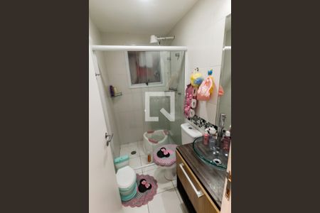 Banheiro Corredor de apartamento para alugar com 3 quartos, 74m² em Jardim Maria Rosa, Taboão da Serra