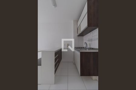 Sala e Cozinha  de apartamento para alugar com 1 quarto, 32m² em Jardim Santa Teresinha, São Paulo