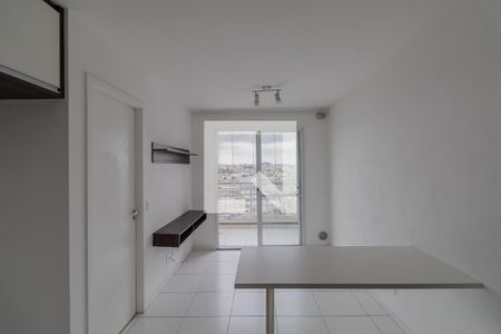 Sala e Cozinha  de apartamento para alugar com 1 quarto, 32m² em Jardim Santa Teresinha, São Paulo