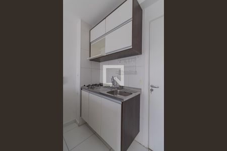 Sala e Cozinha  de apartamento para alugar com 1 quarto, 32m² em Jardim Santa Teresinha, São Paulo