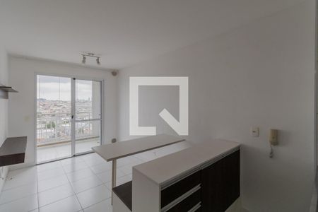 Sala e Cozinha  de apartamento para alugar com 1 quarto, 32m² em Jardim Santa Teresinha, São Paulo