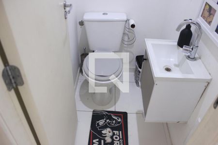 Lavabo de casa de condomínio para alugar com 2 quartos, 54m² em Água Chata, Guarulhos