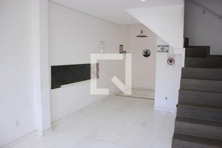 Sala de casa de condomínio para alugar com 2 quartos, 54m² em Água Chata, Guarulhos