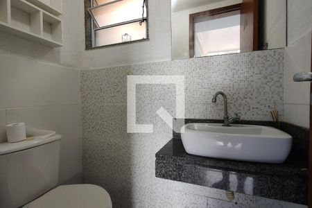 Lavabo de casa de condomínio para alugar com 2 quartos, 90m² em Tanque, Rio de Janeiro