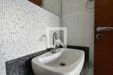 Lavabo de casa de condomínio para alugar com 2 quartos, 90m² em Tanque, Rio de Janeiro