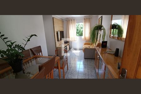 Sala de apartamento à venda com 3 quartos, 64m² em Parque Pinheiros, Taboão da Serra