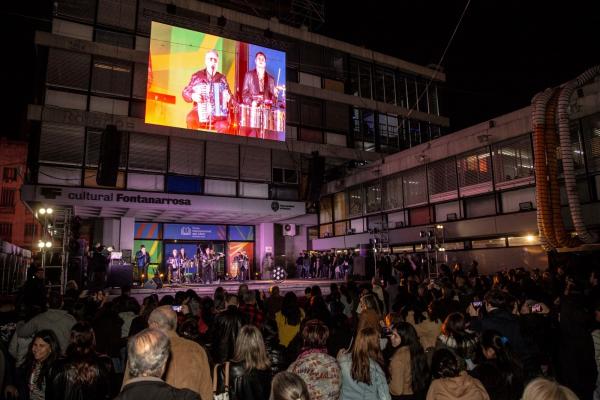 Cumbia y literatura: el cóctel cultural de la FILRos 2024 en su penúltima jornada 