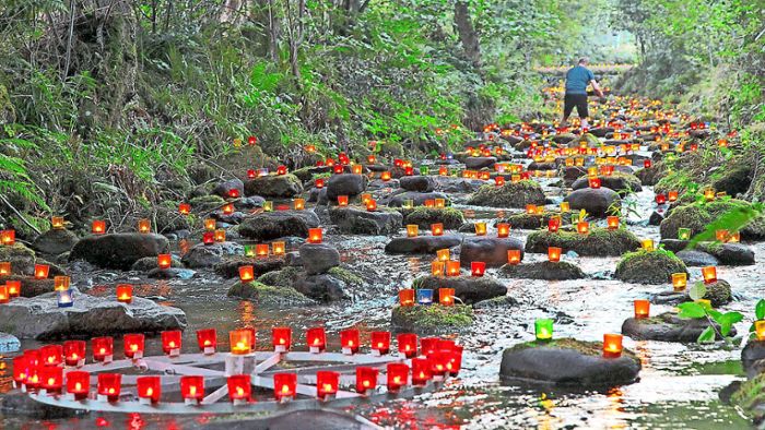 Anzeige: 50 000 Kerzen erleuchten das Tonbachtal