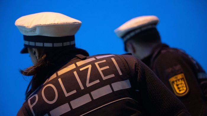 Polizei zsucht Zeugen: Junge Frau in Zug belästigt – Täter in Nürtingen ausgestiegen