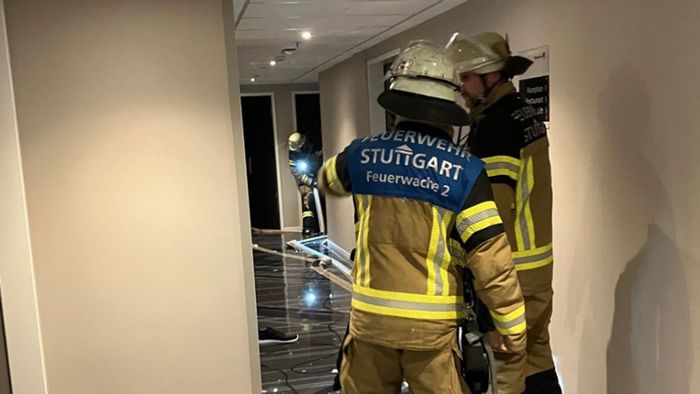 Feuerwehreinsatz in Stuttgart: Wasseraustritt in Hotel ruft Feuerwehr auf den Plan