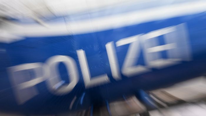 Handy und Geldbeutel weg: 27-Jähriger am Bahnhof in Ludwigsburg ausgeraubt