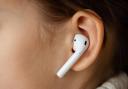 Police and cybersecurity experts have shared a warning about a new vulnerability in Apple AirPods