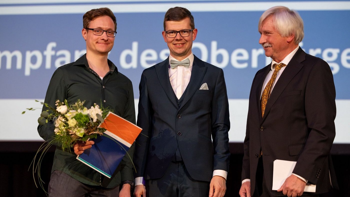 Preisträger mit Oberbürgermeister Schultheiß und dem Vorsitzenden der Universitätsgesellschaft