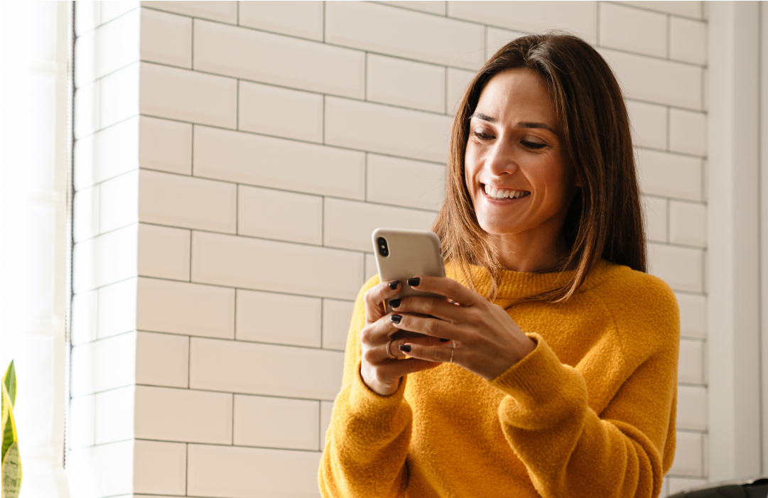 Woman learning How to lower customer acquisition costs