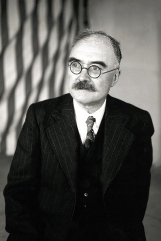 Portrait-Foto von Maurice Halbwachs 1944