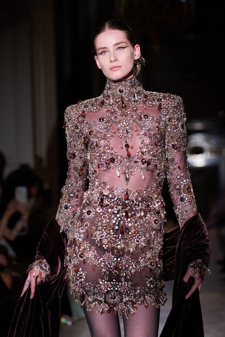 Zuhair Murad sharpens the cutting edge of haute couture aesthetics with his fashion show on June 26. The Lebanese designer served up an eclectic collection of frocks that alternated between old-school glamour and edgy formalwear.