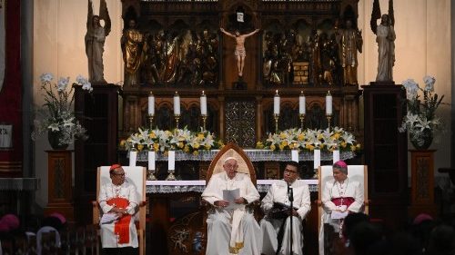 Paavi Franciscus kirkolle Indonesiassa: usko, veljeys ja myötätunto