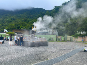 【宜蘭景點】清水地熱公園-提竹簍用溫泉煮蛋、煮玉米、花生來個戶外野餐享受大自然的芬多精還可以免費泡腳