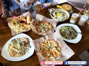 【新北三芝親子餐廳】小馬貝菈-Ezi森活附菜單-迷你馬餵食，親子與寵物友善的咖啡廳-附設停車場｜Ruby說美食享受旅行(@tour_ruby530)