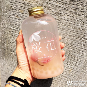 堪稱全台最強夢幻系手搖飲！「兔子兔子茶飲專賣店」推出期間限定網美必拍「櫻花飄飄」系列手搖飲，IG網帥、網美拍到停不下來。