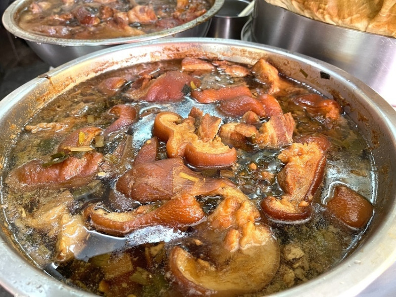 【台中北區美食】李海魯肉飯(原子店)，90年的好口味，魯肉肥而不膩，湯底超美味必須要來一碗！