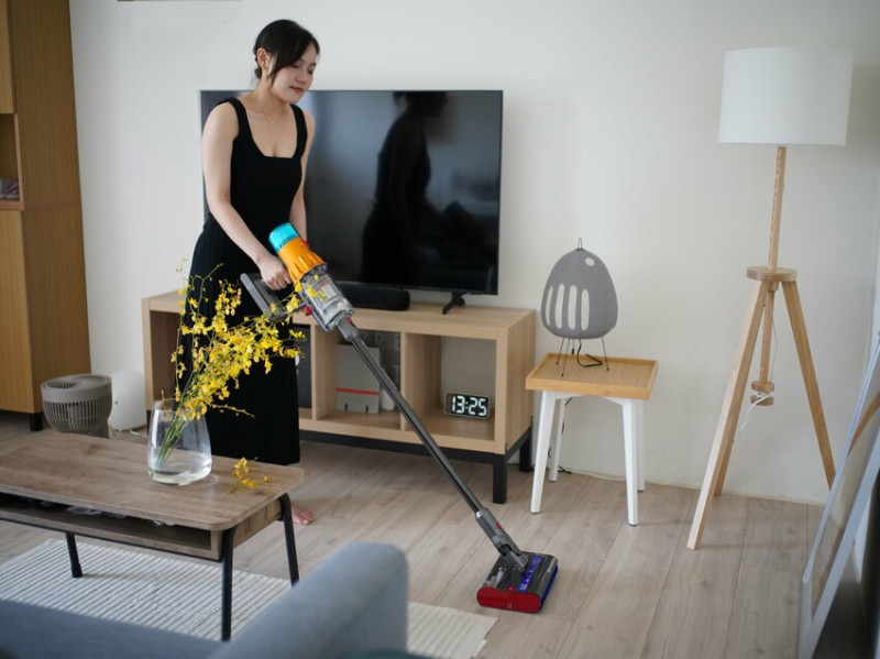 Dyson洗地吸塵器好用嗎？Dyson V12s Detect Slim Submarine™ 乾濕全能洗地吸塵器。深層清潔硬地板！快速便利！