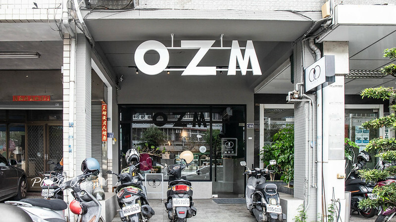 台中市西區台中西區｜OZM 啢男 咖啡甜點: 質感系甜點專賣 肉桂捲、司康必推