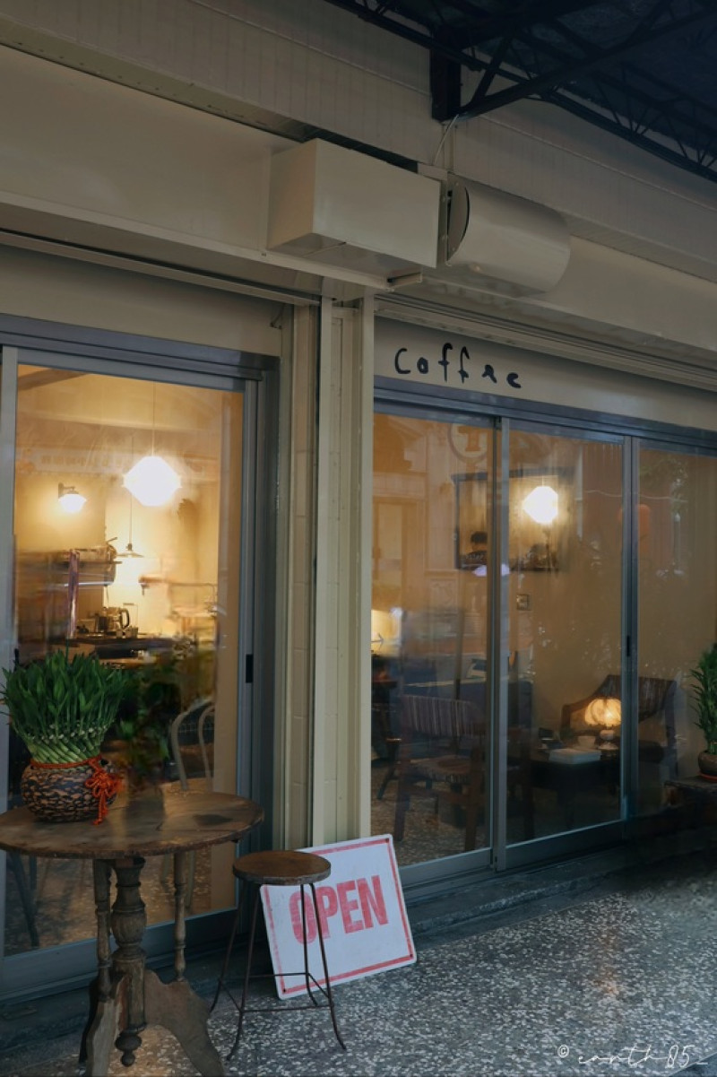 江子翠新開幕復古深夜咖啡廳