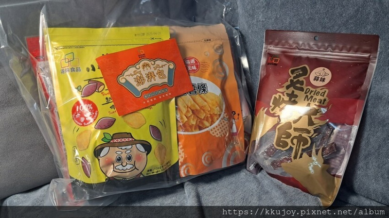 得倫食品| 7/8月中元誠意拜活動 | 炙烤大師系列獨立包裝豬肉條(蒜味、黑胡椒、川辣)；古早味大豬公、古早味紅燒片、小農地瓜片、魚脆薯條，澎湃包拜拜誠意推薦。