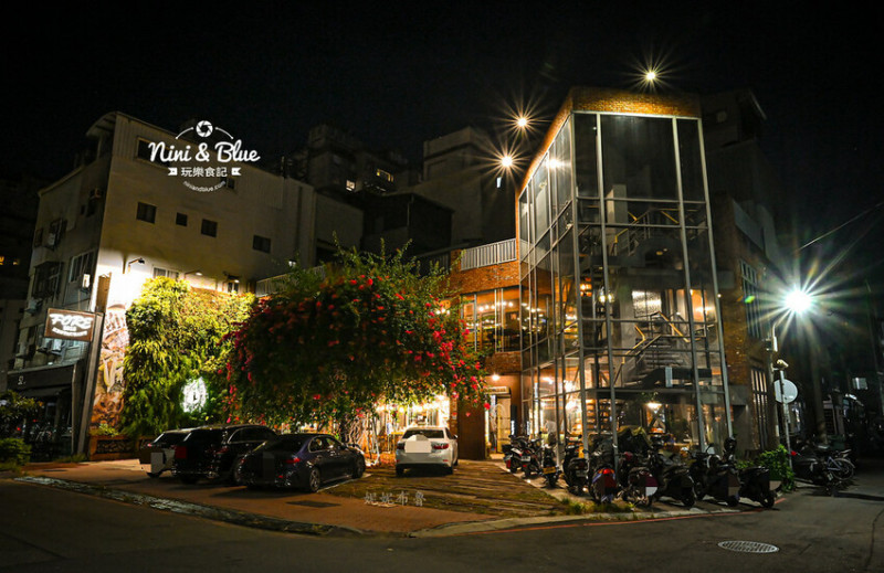 FORE restaurant柴燒牛排，台中西區國美館附近高檔頂級牛排、情侶約會餐廳，龍眼木直火燒烤 @Nini and Blue  玩樂食記