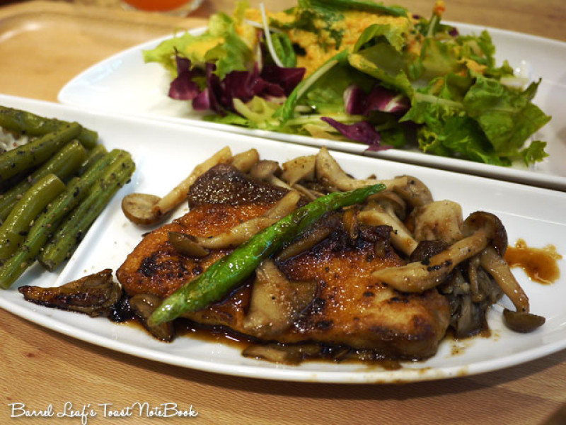 【微風台北車站】御盤de食堂│飽足輕負擔 蔬菜多健康日式定食 丼飯+豆腐甜甜球