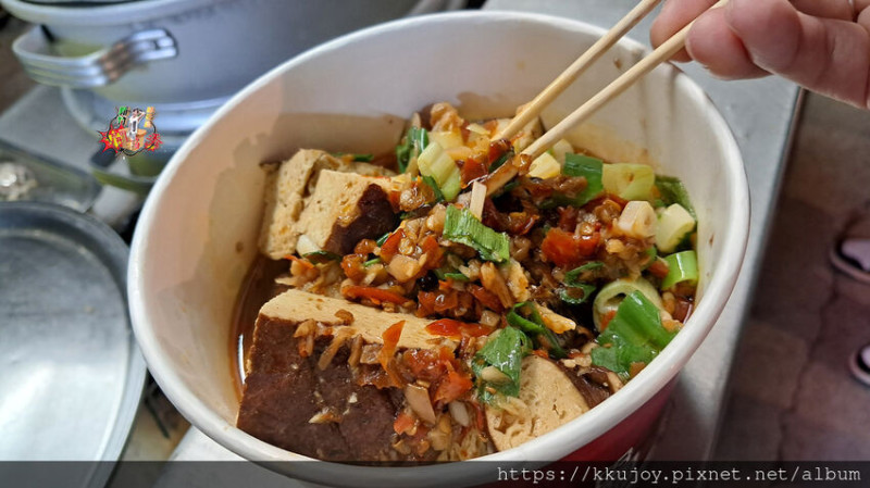 灶腳古早味蒜香烏龍豆干|竹北夜市推薦美食|蒜香米血烏龍豆干|蒜香蘭花干|蒜香米血|蒜香豆皮|蒜香杏鮑菇|蒜香車輪|夜市必吃美食!! 大辣推薦!!