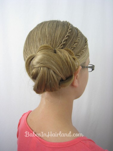 Triple Twists & a Bun Hairstyle from BabesInHairland.com