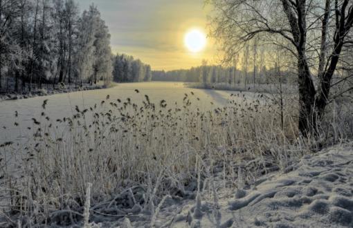 Sunrise on the frozen lake