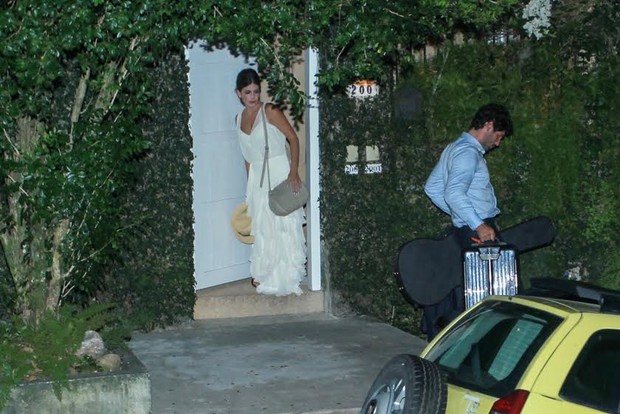 Dudu Azevedo e Fernanda Mader deixam festa de casamento no Rio (Foto: Marcello Sá Barreto/Ag.News)