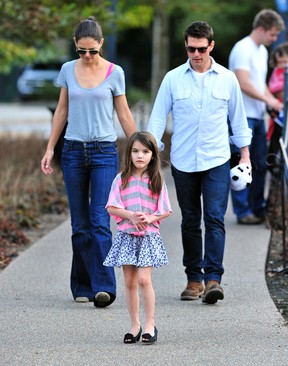 Suri com Tom Cruise e Katie Holmes (foto de arquivo) (Foto: Agência/Getty)