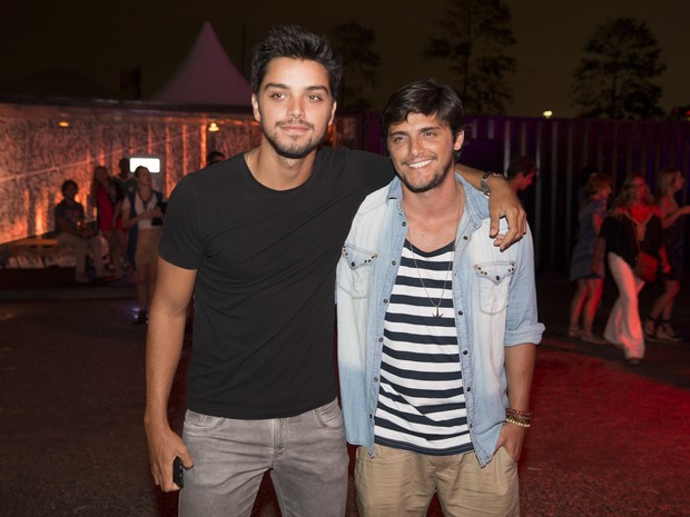 Rodrigo Simas e Bruno Gissoni em festa no Rio (Foto: Felipe Panfili/ Divulgação)