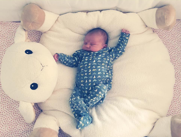 Olivia Wilde apresentou para o mundo sua filha, Daisy Josephine (Foto: Instagram / Reprodução)