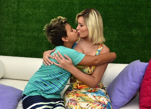 Andressa Urach com o filho Arthur (Foto: Roberto Teixeira / Ego)