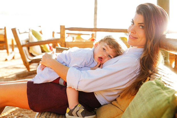 [MODA] Joana Balaguer e filho Martin posam para o EGO (Foto: Marcos Serra Lima/EGO)