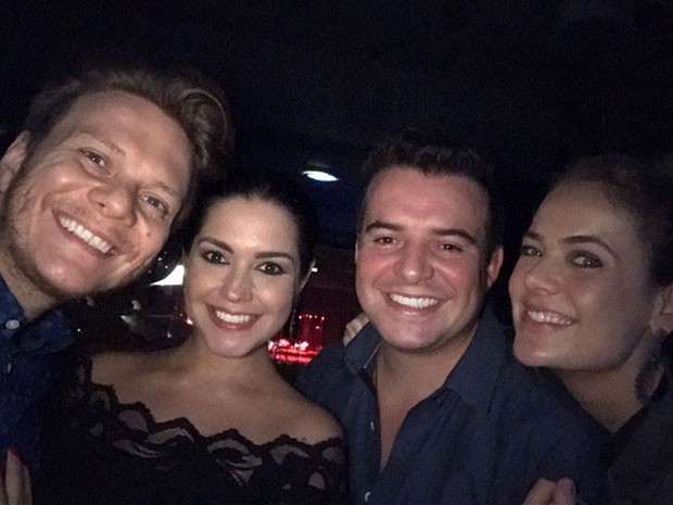 Thaís Fersoza e Michel Teló e Thais Pacholek e o marido, Belutti, em show em São Paulo (Foto: Instagram/ Reprodução)