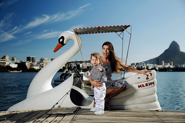 [MODA] Joana Balaguer e filho Martin posam para o EGO (Foto: Marcos Serra Lima/EGO)