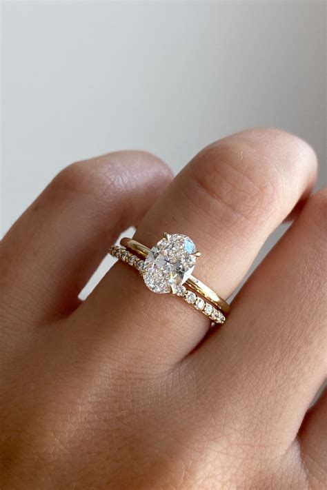 30+ Oval Engagement Rings: Guide, Tips & Styles 2024 | DPF