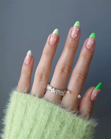 50+ Green Nails Perfect For Your Next Mani! - Prada & Pearls