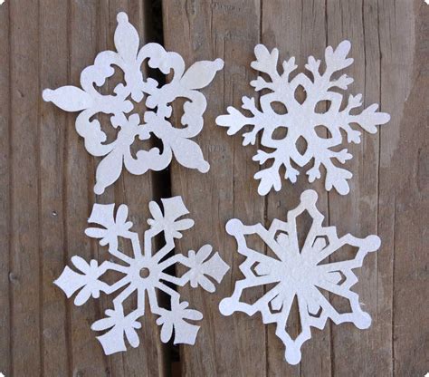 15 Awesome DIY Snowflake Crafts – OBSiGeN