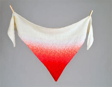 So, I make stuff: Red and white ombre knit bandana