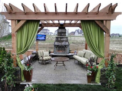 17 Engrossing Ideas To Make Your Yard More Enjoyable With Pergola With Curtains