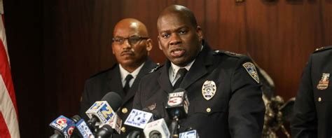 Baton Rouge chief showed 'courage' for not firing police officer who Tasered Alton Sterling ...