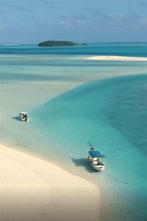 THE WORLD’S BEST CRYSTAL-CLEAR BLUE WATER BEACHES | Blue water, Clear blue water, Popular travel ...